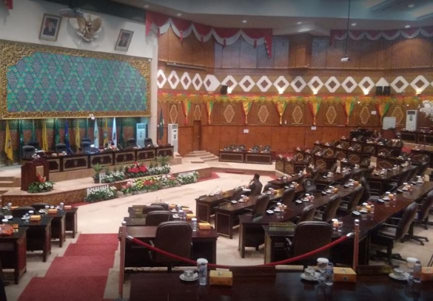 Ketua DPRD Riau Janji Segera Atasi �Kisruh� yang Terjadi