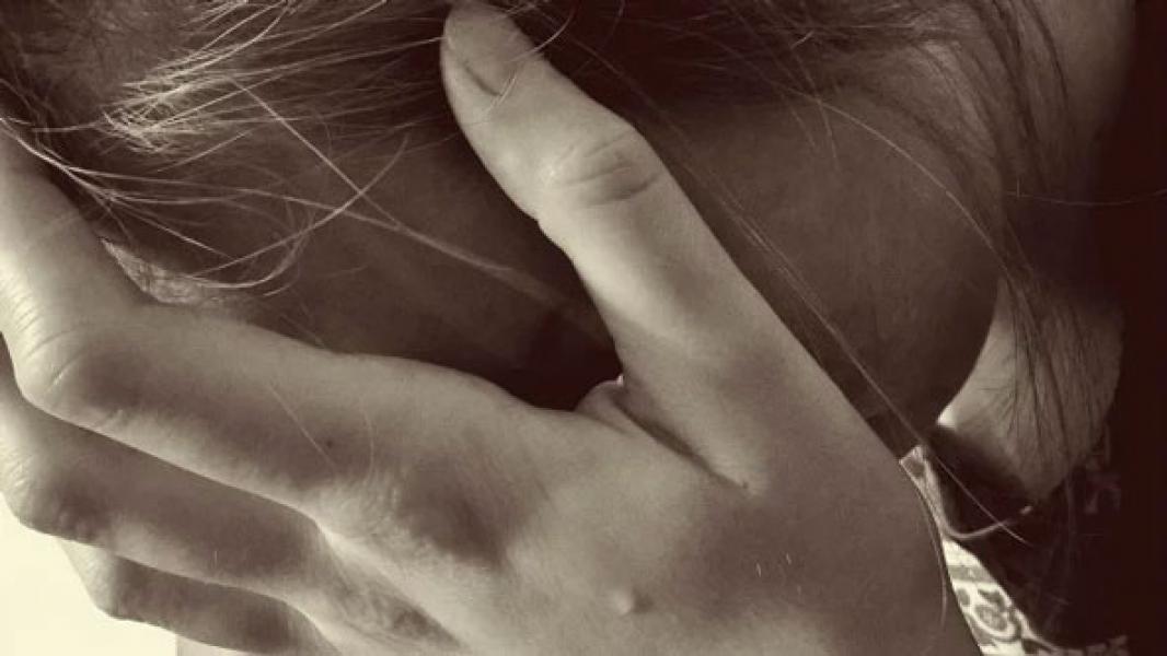 Seorang Wanita Diduga Artis Ditangkap saat Transaksi Seksual