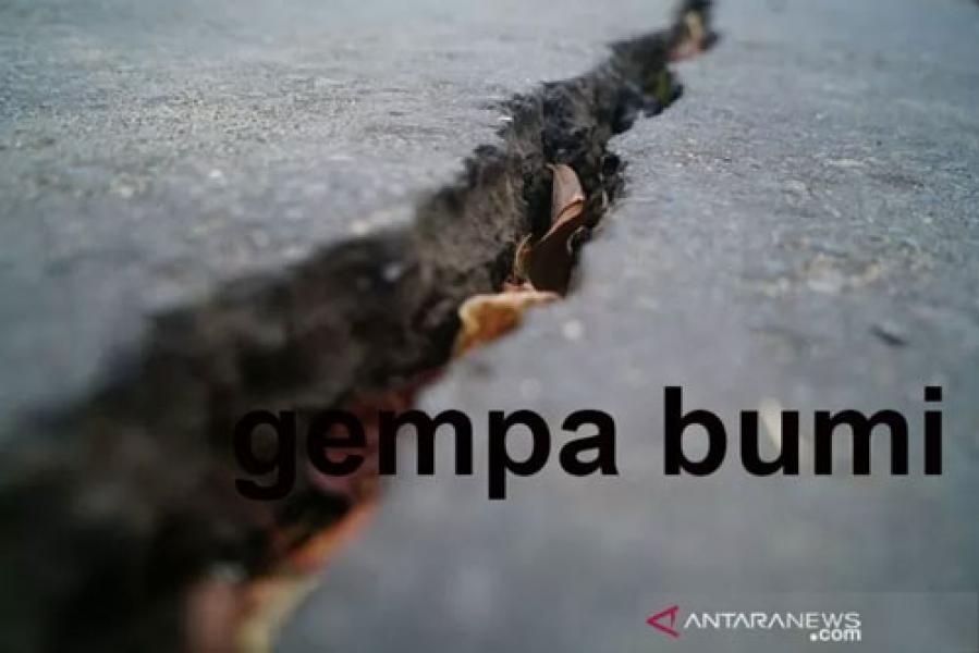 Warga ambon Berhamburan Akibat Dua Gempa Beruntun