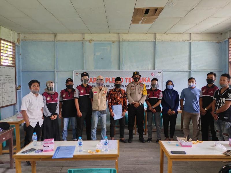 Babhinkamtibmas Desa Kuala Panduk dan Desa Petodaan Hadiri Rapat Pleno Kecamatan Teluk Meranti