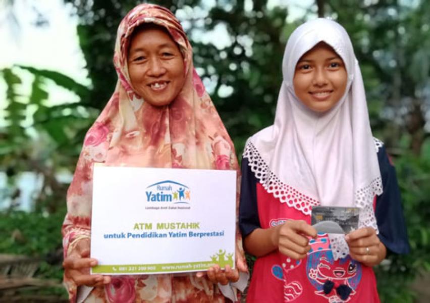 Bantuan Pendidikan untuk Laila, Anak Yatim Berprestasi di Pekanbaru Riau