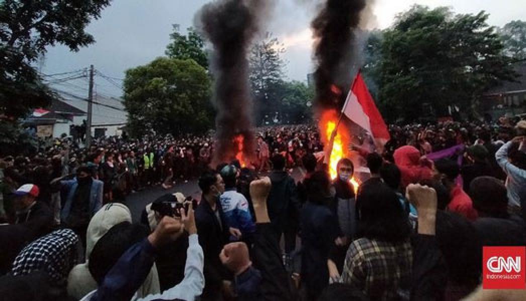 Bentrok Aparat dan Pedemo Omnibus Law di Penjuru Daerah