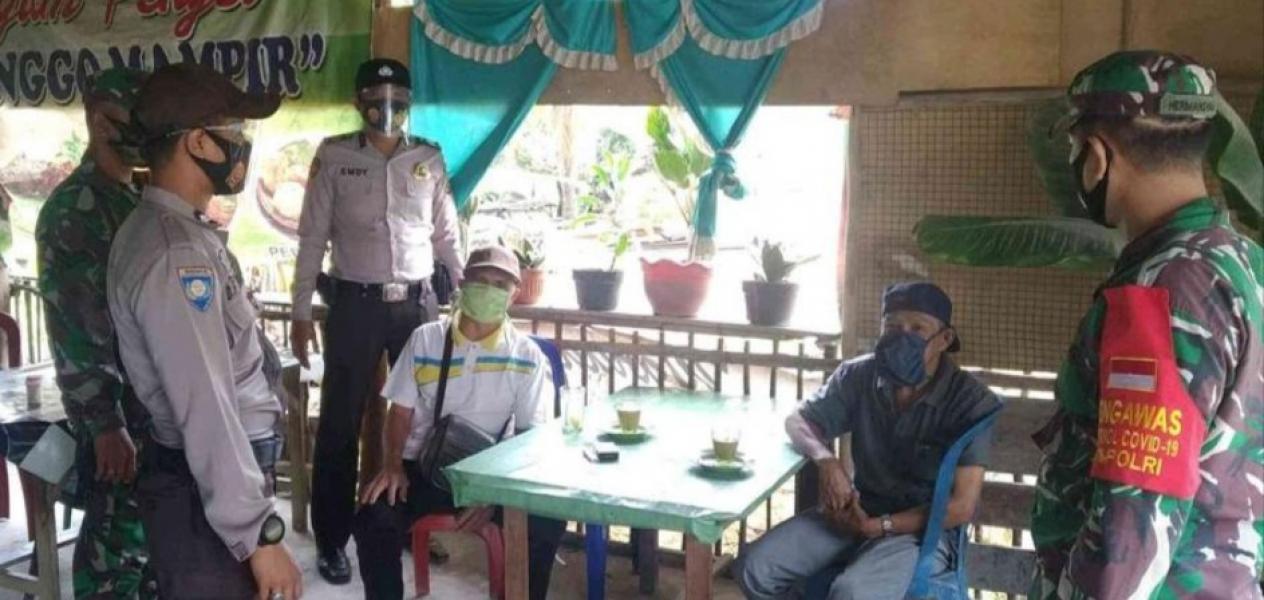 Cegah Penyebaran Covid-19, Polsek Kerumutan Libatkan Bhabinkamtibmas dan Babinsa Untuk Himbau Warga Patuhi Prokes