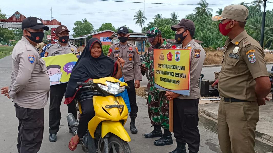Cegah Penyebaran Covid-19, Polsek Kuala Kampar dan Instansi Terkait Terus Lakukan Operasi Yustisi   