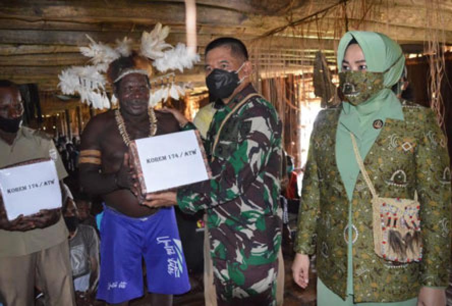Danrem Merauke Brigjen TNI Bangun Nawoko Pimpin Baksos di Kampung Aswets Papua
