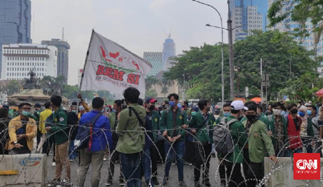 Diadang Polisi Gelar Aksi di Depan Istana, Mahasiswa Protes