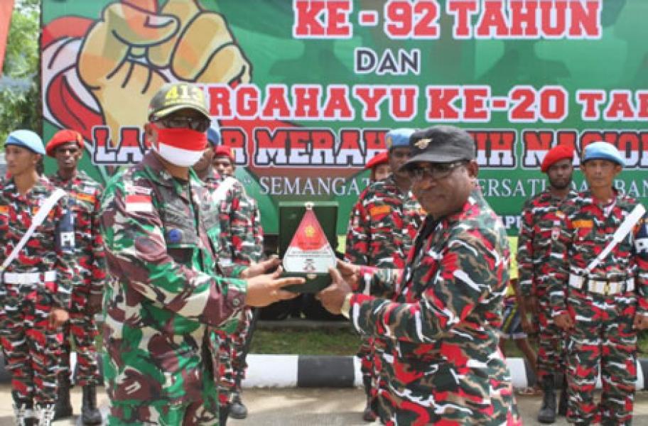 Gaet Laskar Merah Putih, Satgas Yonif 413 Kostrad Meriahkan Hari Sumpah Pemuda
