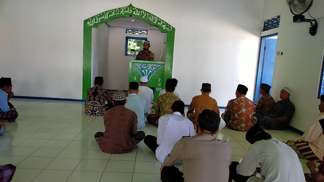 Giat Jumling, Polsek Kerumutan Sosialisasikan Prokes ke Jemaah Jumat