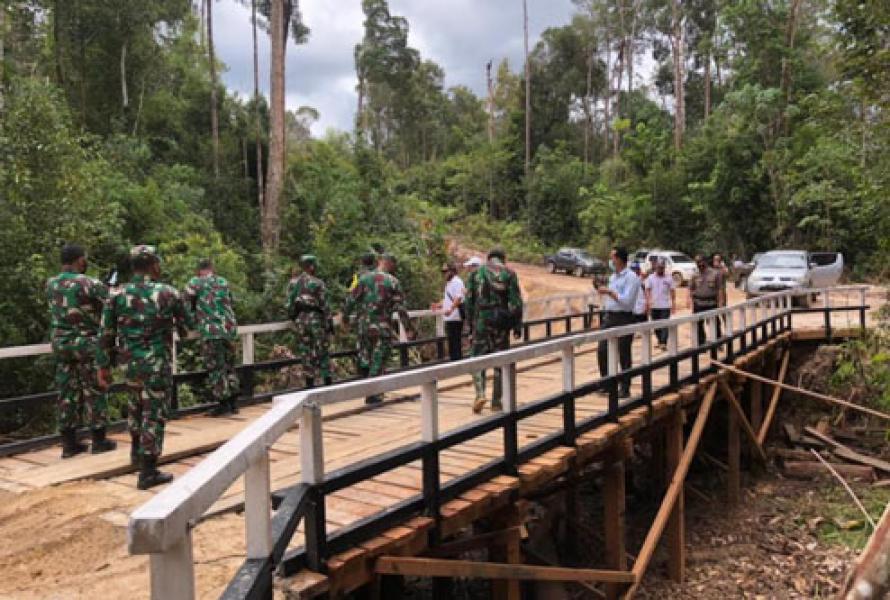 Jembatan Selesai, Dandim Sambas Apresiasi Kinerja Satgas TMMD Reguler Ke-109