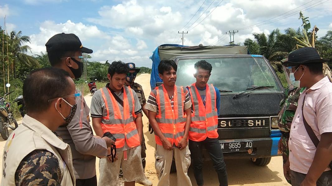 Kapolsek Teluk Meranti Bersama TNI dan Satpol PP Gelar Operasi Yustisi
