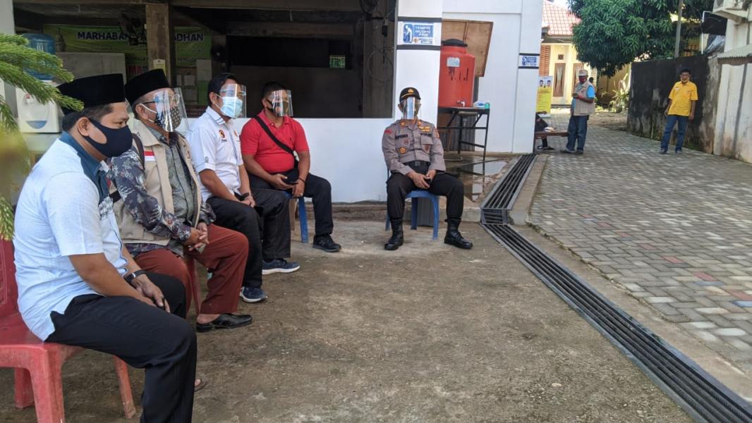 Kapolsek Ukui Bersama Personilnya Laksanakan Pengamanan Kampanye Paslon