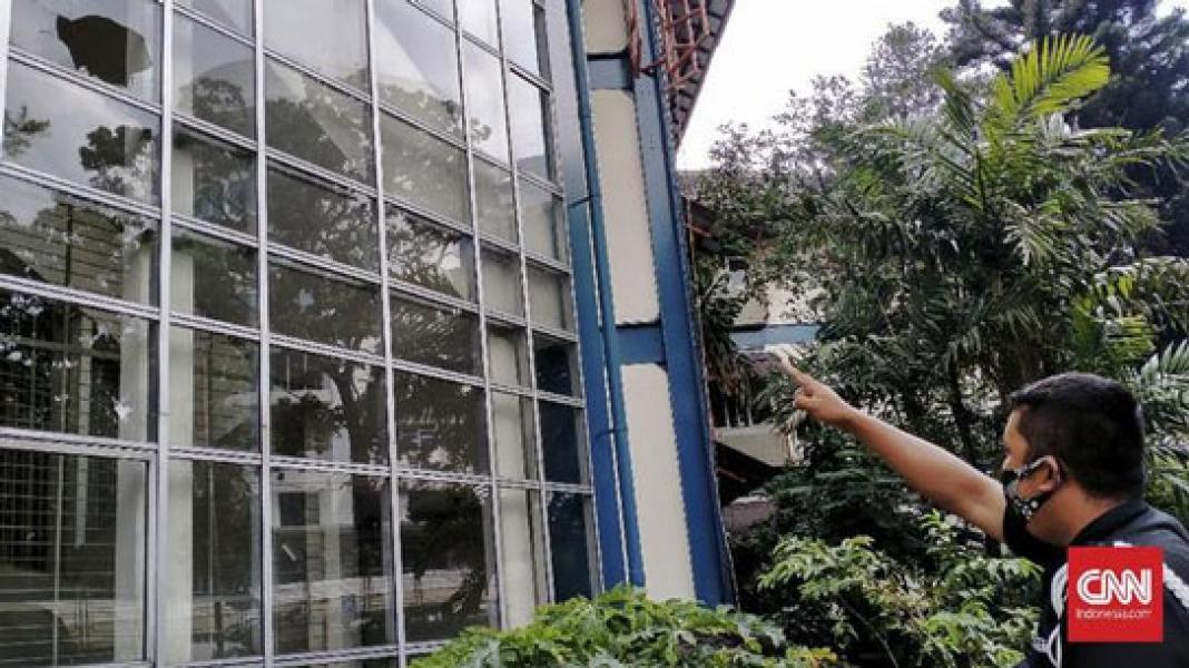 Kronologi Area Kampus Unisba Ditembaki Gas Air Mata Polisi