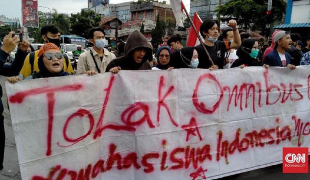 Mahasiswa Demo, Tuntut RK Tak Terapkan Omnibus Law di Jabar