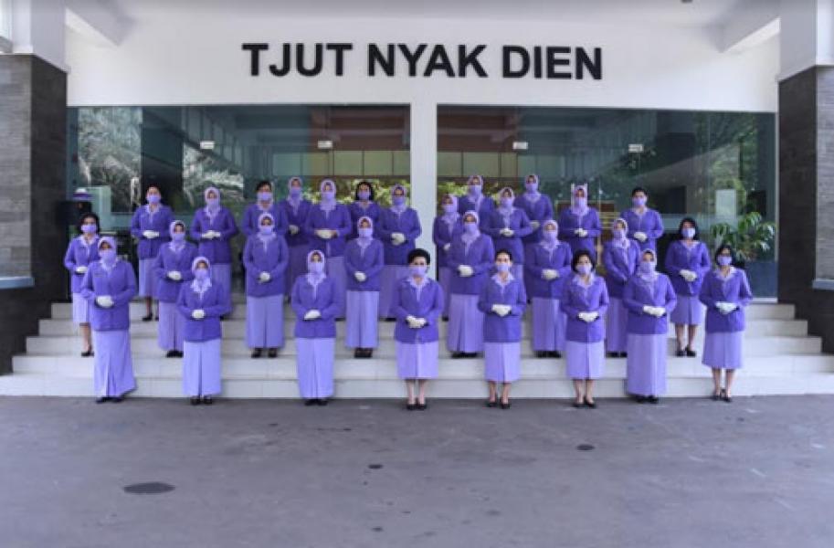 Ny. Nanny Hadi Tjahjanto Pimpin Sertijab Ketua IKKT PWA Cabang BS IX Kodiklat TNI