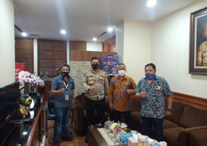 PWI Sambangi Kadiv Humas Polri, Siapkan Rompi Wartawan untuk Liput Demo
