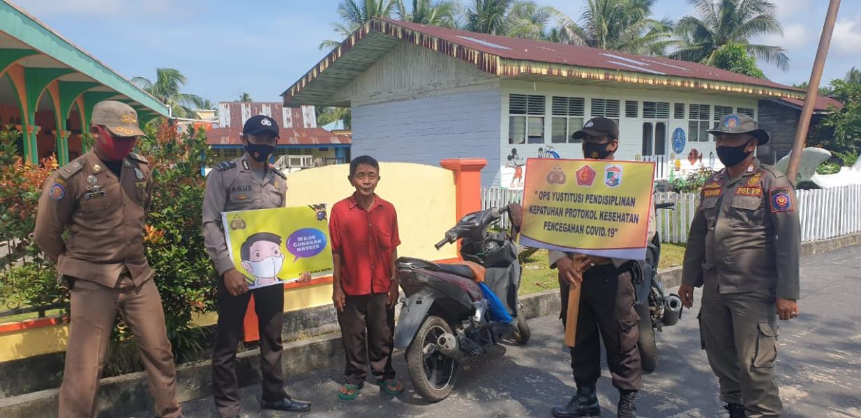 Polsek Kuala Kampar Bersama Satpol PP Intensistaskan Ops Yustisi