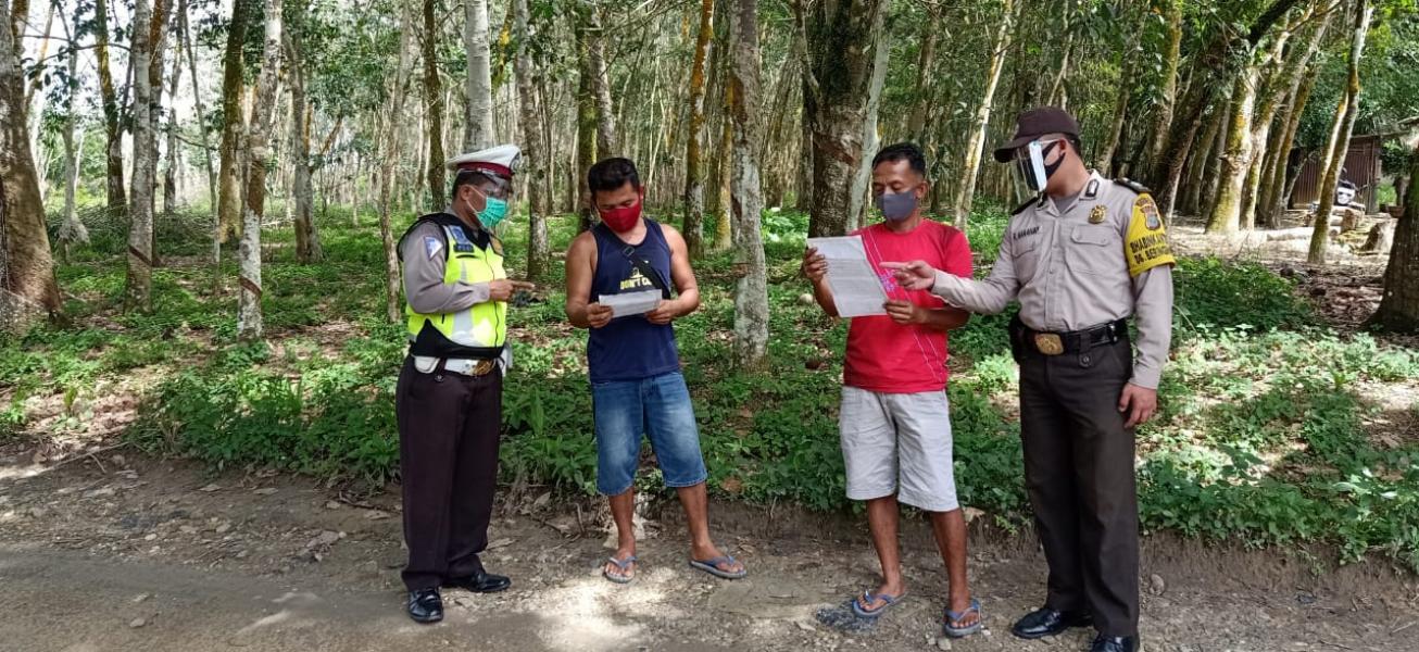 Polsek Pangkalan Kuras Terus Lakukan Sosialisasi Maklumat Kapolda Riau Tentang Karhutla