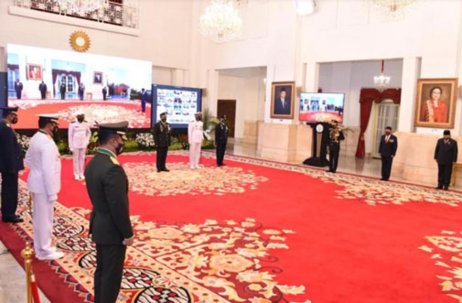 Presiden Joko Widodo Pimpin Upacara HUT Ke-75 TNI Di Istana Negara