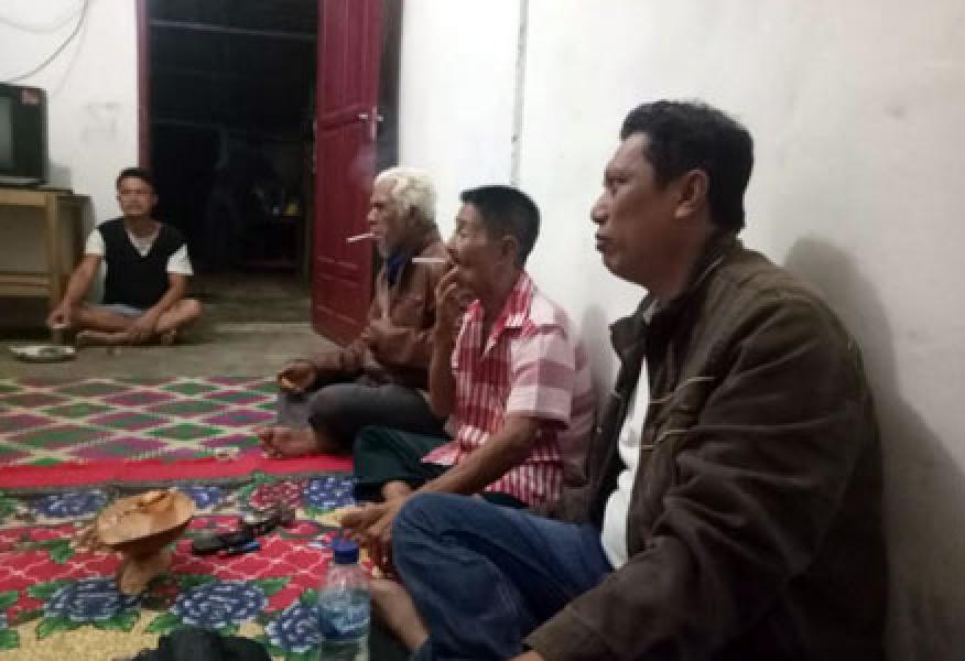 Relawan ABAH SEMUA Aman Bertatap Muka dengan Tokoh Adat Suku Akit Hutan Ayu Rupat