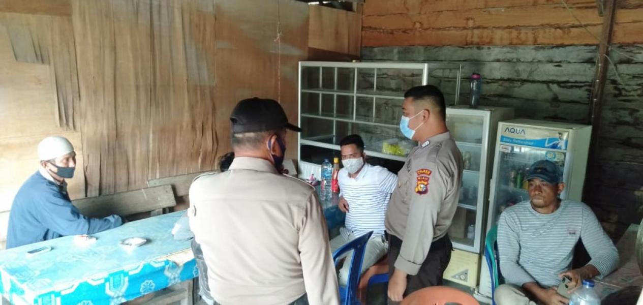 Sosialisasi Prokes dan Cegah Aksi Kejahatan, Polsek Langgam Giatkan Patroli