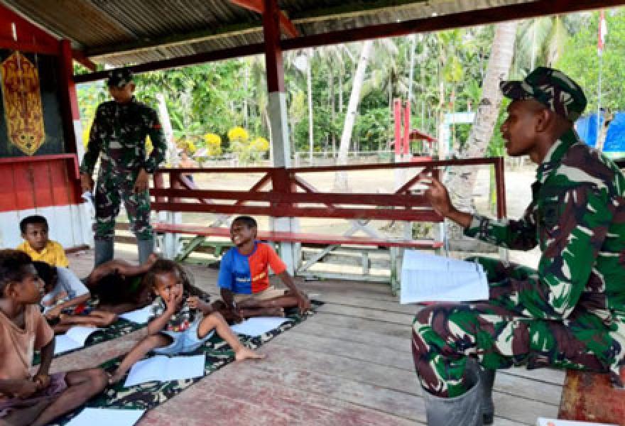 Tak Putus Asa, Ini yang Dilakukan Satgas Yonif MR 413 Anak Perbatasan di Papua
