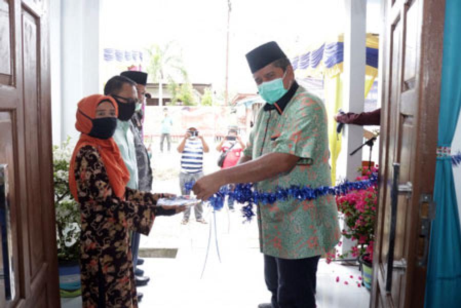 Tingkatkan Derajat Kesehatan Masyarakat, Bupati Alfedri Resmikan Pustu Kampung Lalang