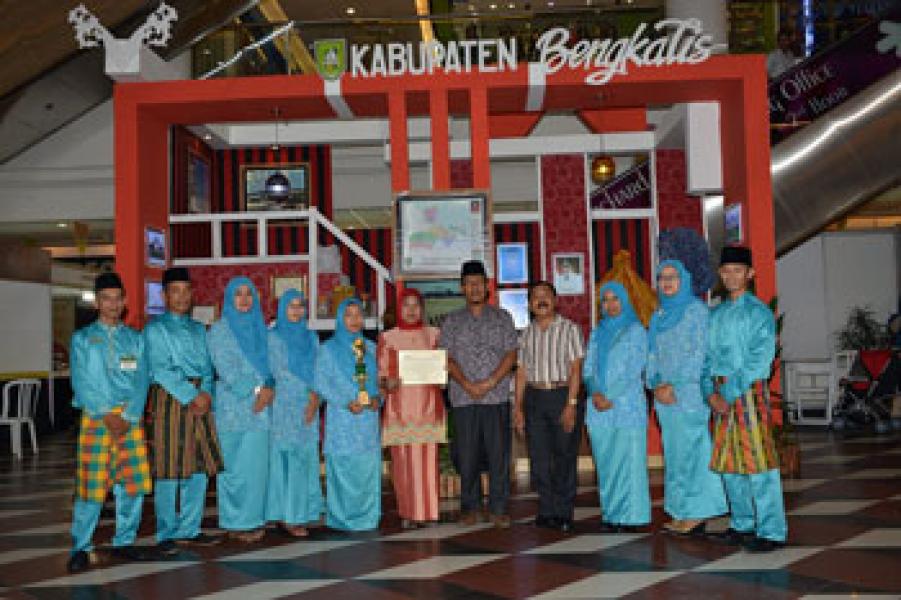 Bengkalis Juara I The 10th International Sumatera Indonesia Expo 2014 di Batam