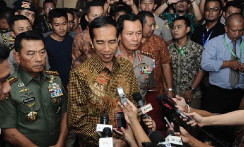 Panglima TNI Dampingi Jokowi Tinjau Indo Defence 2014