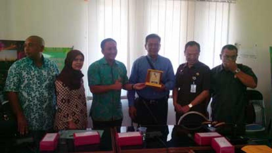 Pansus Sampah, Kunjungi Kota Surabaya