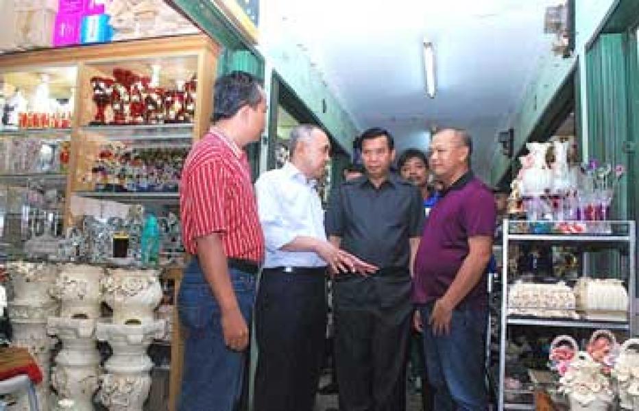 Plt Gubri Sidak Pasar Bawah Pekanbaru