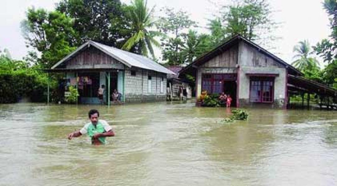 Ratusan Rumah dan Gedung Sekolah Terendam Banjir