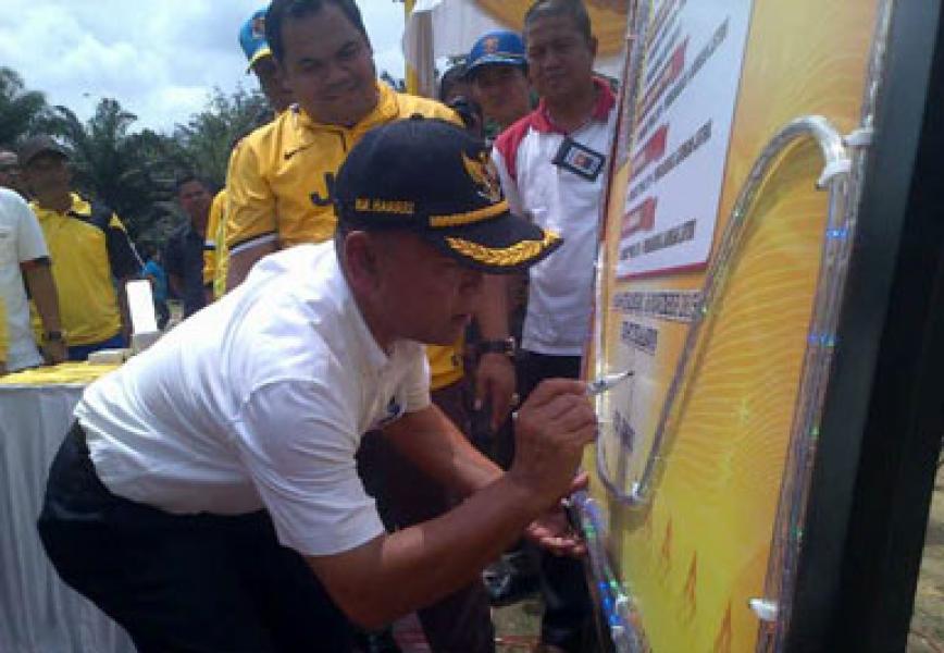 Bupati Harris Resmikan Sejumlah Proyek 2015 di Bandar Petalangan