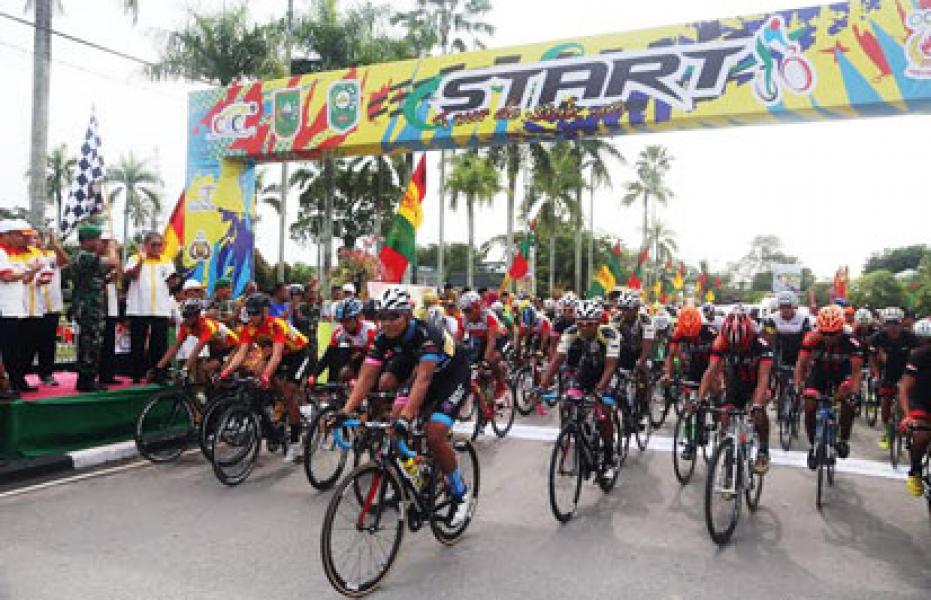Bupati Lepas Tour de Siak, Pebalap Malaysia Rajai Etape I