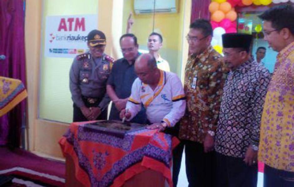 Bupati Resmikan Pemakaian Kantor Kedai Bank Riau Kepri Kecamatan Seikijang
