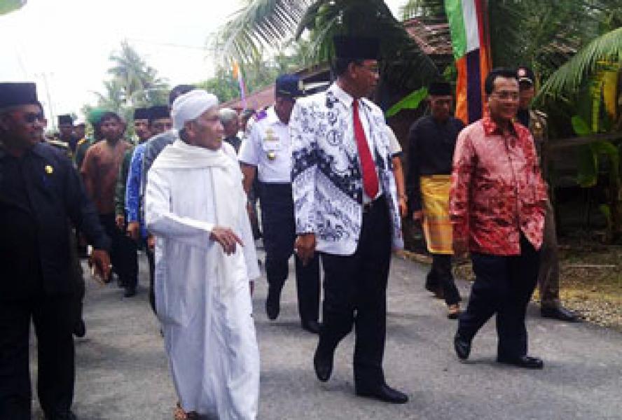 Bupati Suyatno Hadiri Pelantikan Pengurus PGRI Tanah Putih