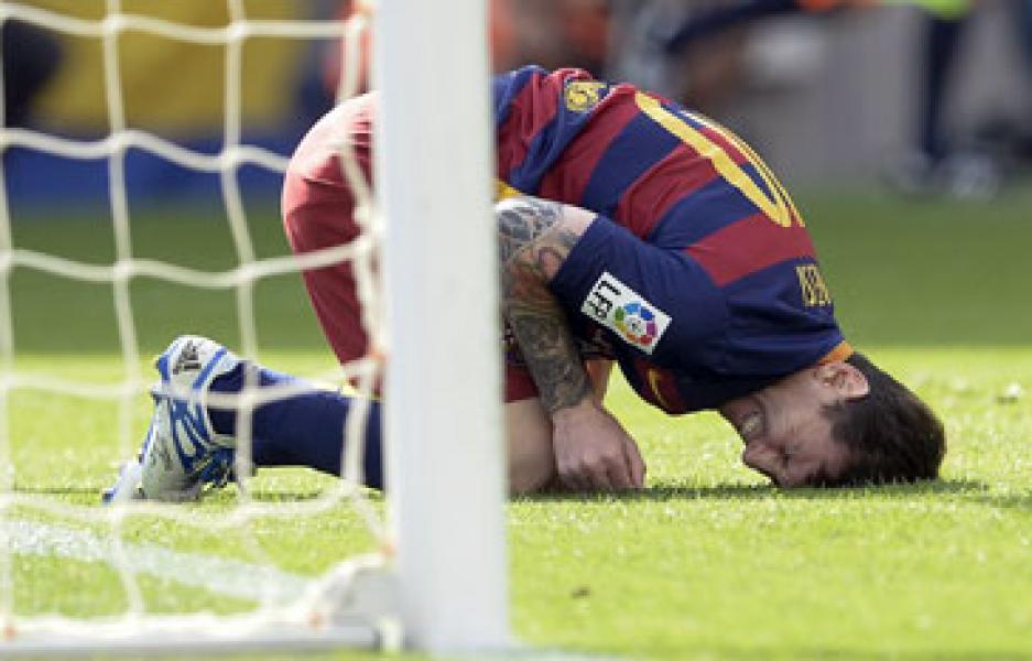 Dokter Melarang Messi Bermain