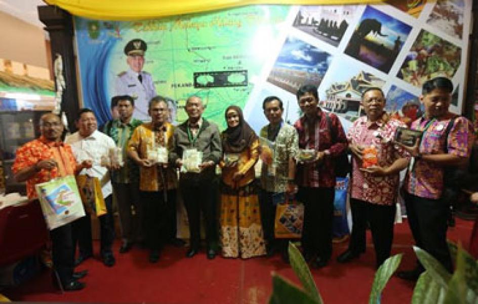 Edy Perkenalkan Produk Olahan Sagu Meranti di Surabaya