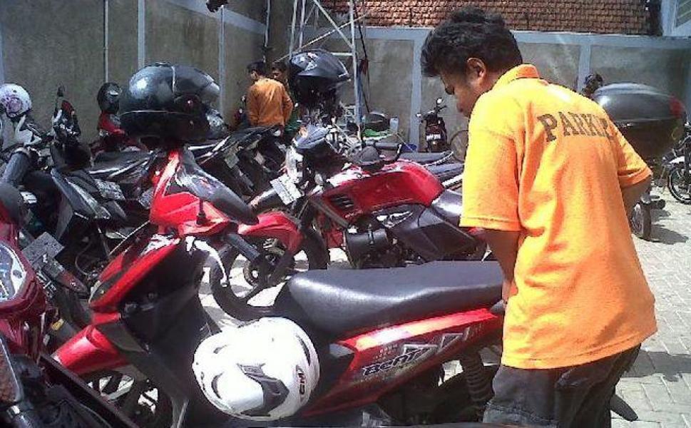 Jadi Calo SIM, Juru Parkir RSDC Tipu Korban Rp 1,5 juta