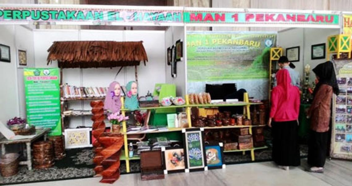 Perpustakaan El-Hayaah MAN 1 Hadir di Riau Expo 2015