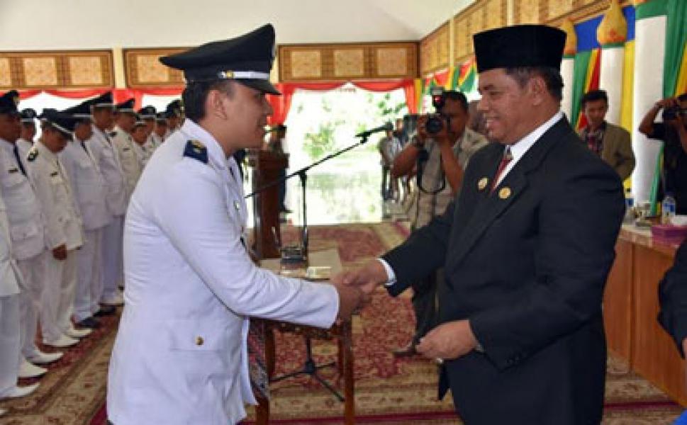 Pj Bupati Bengkalis Lantik 48 Penjabat Kades