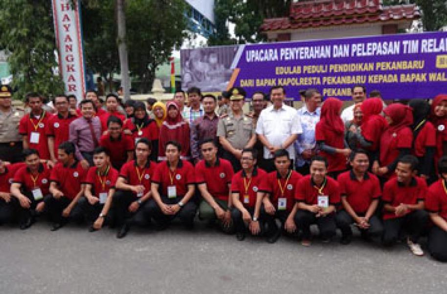 Polresta Lepas Relawan Edulab, Bantu Ketertinggalan Pelajaran Siswa/i di Pekanbaru