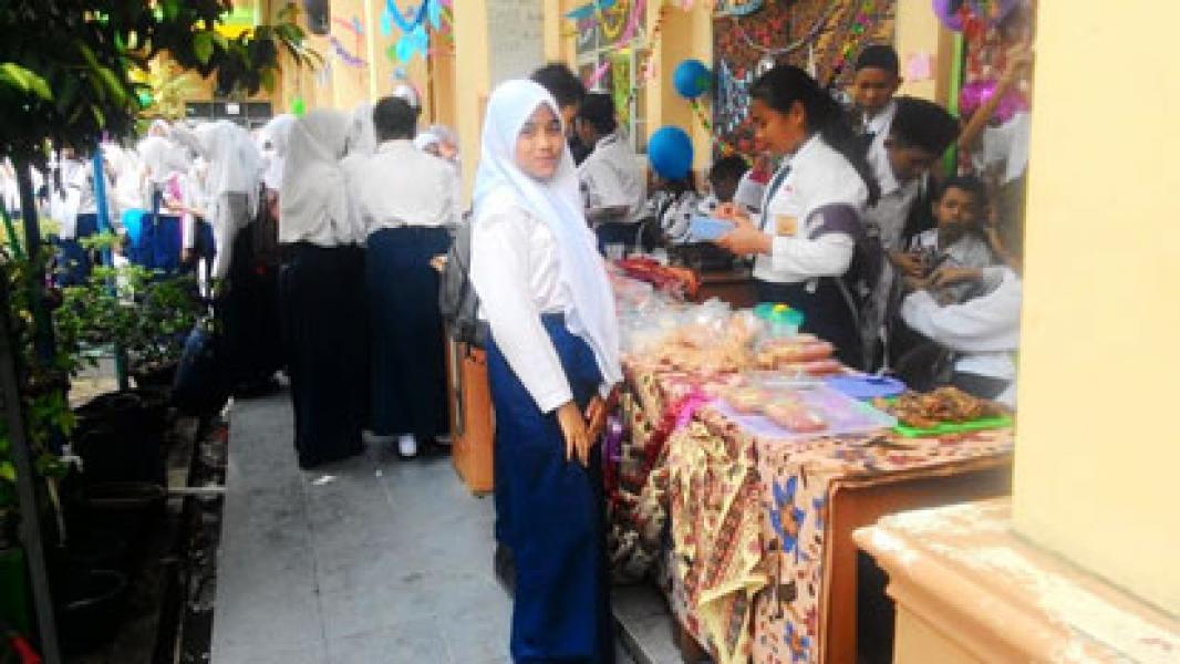 SMPN 2 Pekanbaru Gelar Bazar dan Pentas Hiburan