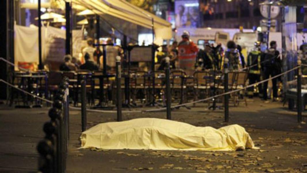 Sedikitnya 120 orang tewas dalam serangan Paris