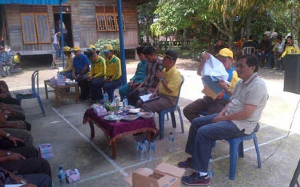 Tinjau Semenisasi dan Jaringan Listrik, Bupati Harris Ajak Masyarakat Dukung Pembangunan