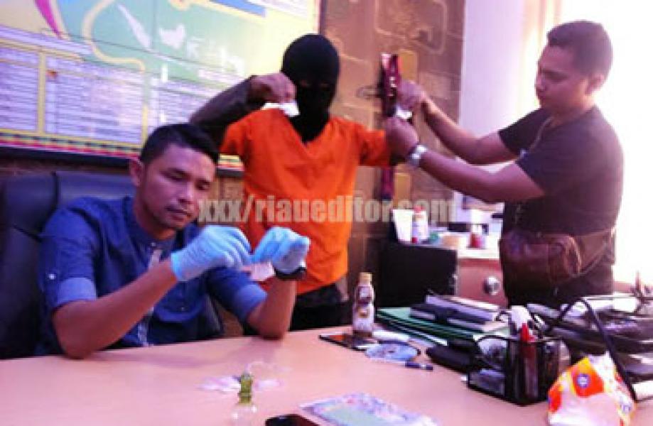 Undercover Buy, Kasat Narkoba Polresta Pekanbaru Beli Sabu