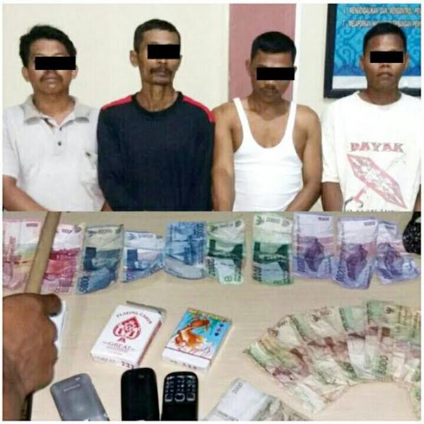 Asyik Bermain Judi, Polres Kampar Amankan 4 Warga SP2 Sukamulya 