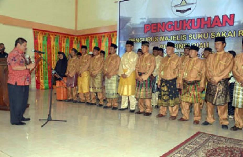 Bupati Amril Hadiri Pengukuhan Pengurus Majelis Suku Sakai Riau, Masa Bakti 2016-2021