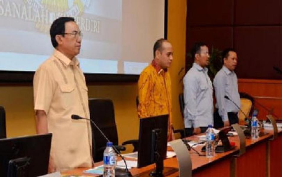 Bupati Wardan Undang Investor Bangun Perkebunan Kelapa di Negeri Seribu Parit
