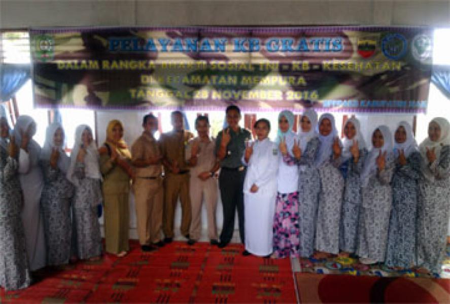 Danramil 03/Siak Bersama BP3AKB Dan UPTD Puskesmas Kecamatan Mempura Laksanakan Pelayanan KB Gratis