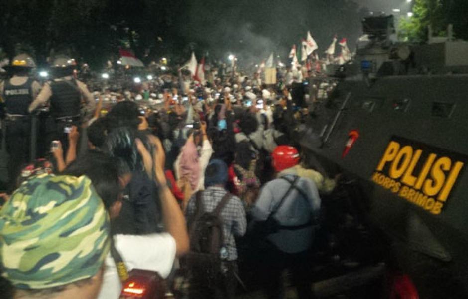 Demo di Depan Istana Ricuh, 2 Demonstran dan 1 Polisi Terluka